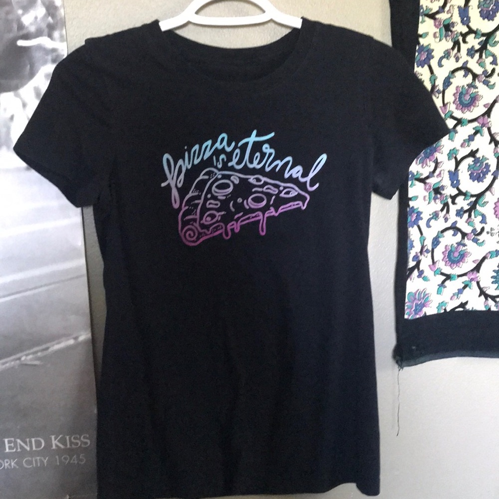Mellow mushroom tee